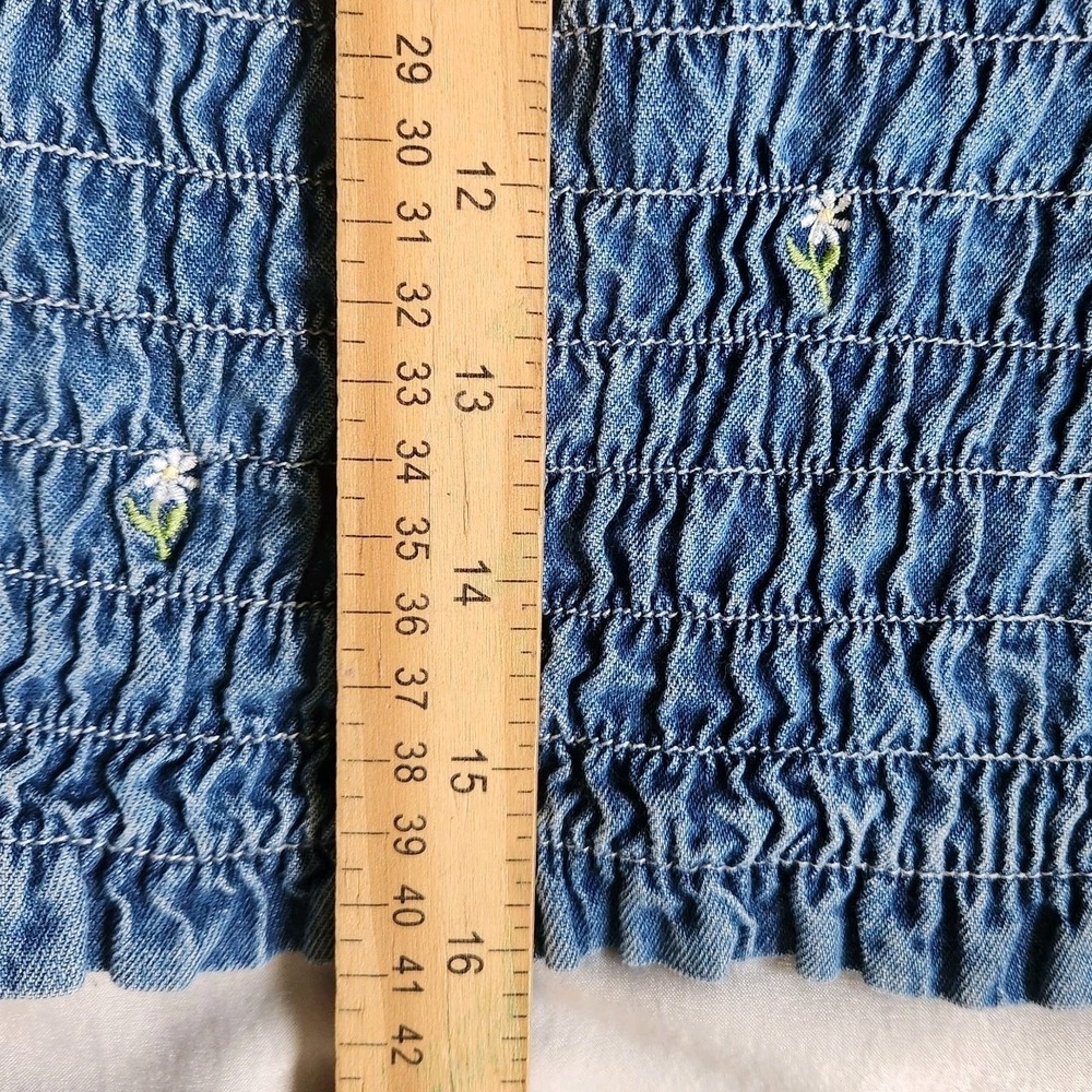 At Last & Co Sleeveless Top Smocked Denim Floral Embroidered Cropped Vintage 90s - Picture 6 of 6